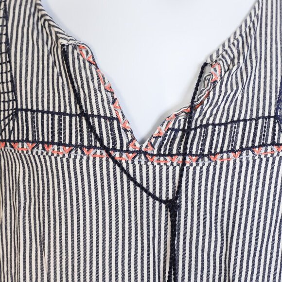 Old Navy Size XL The tunic shirt blue/white striped w/embroidered bodice - Picture 4 of 11